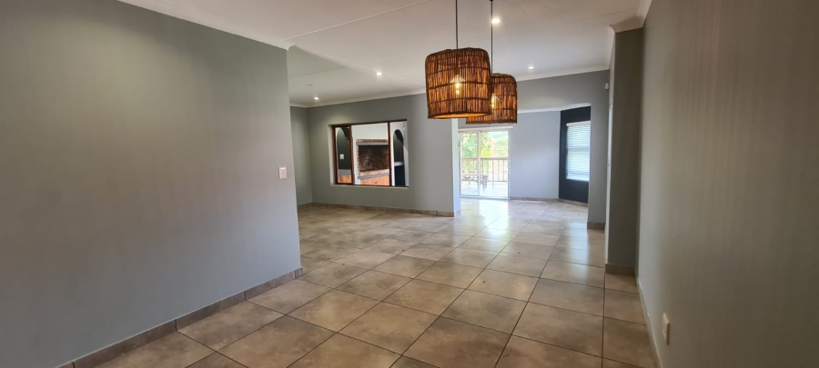 4 Bedroom Property for Sale in Fraaiuitsig Western Cape